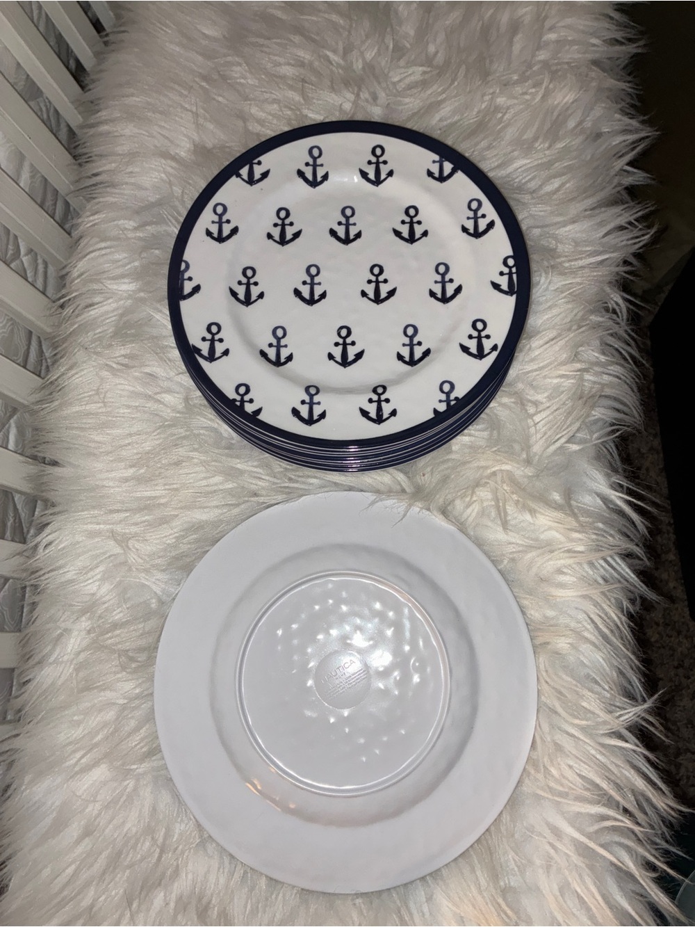 Nautica Set of 8 Melamine Anchor Salad/ Luncheon/Appetizer Plates 8" - Picture 6 of 10